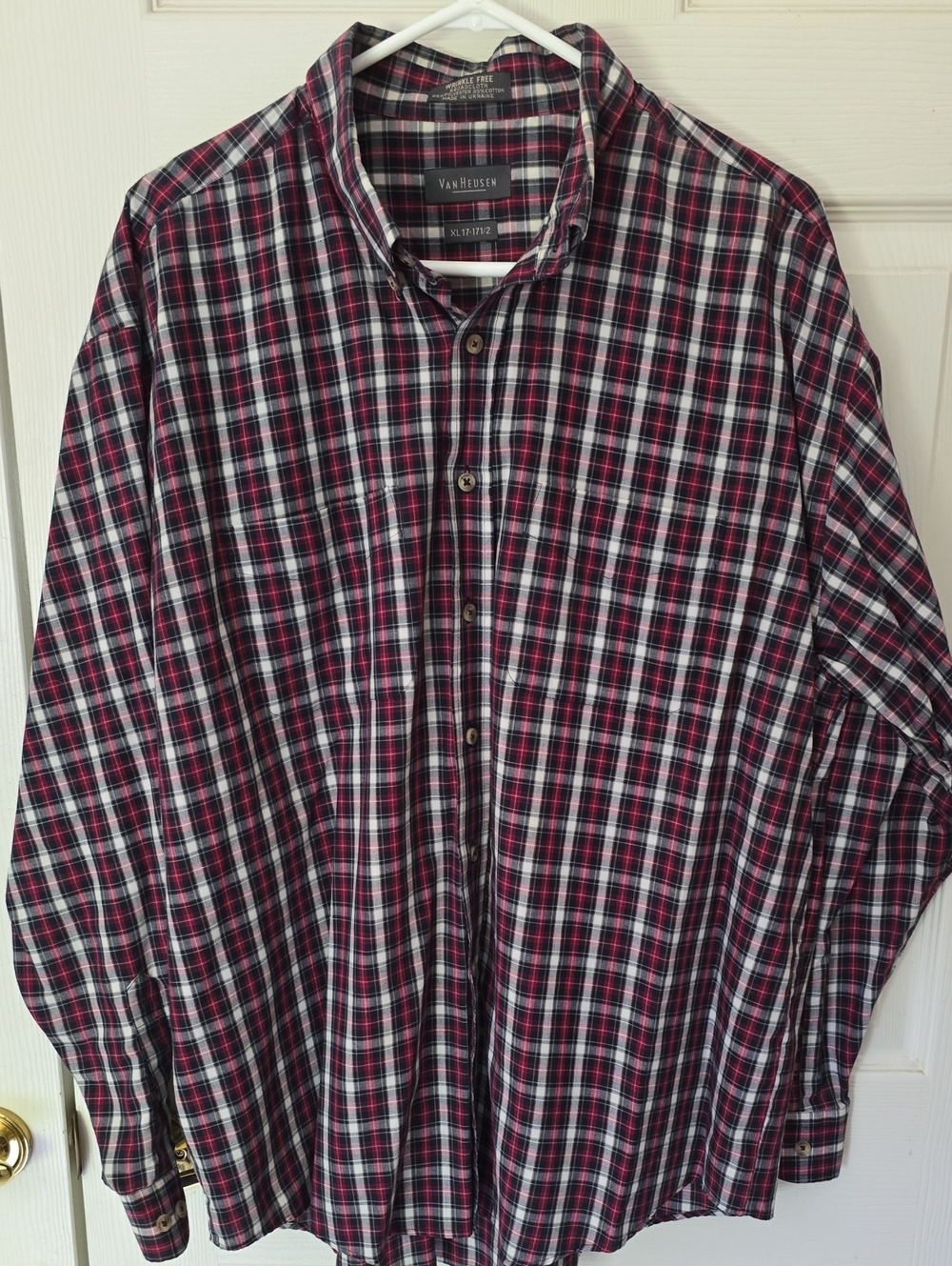 Van Heusen Checkered Button Down XL